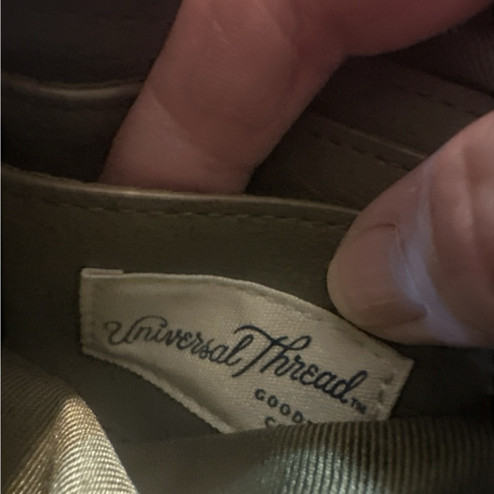 Universal Thread Olive Wristlet - image 4